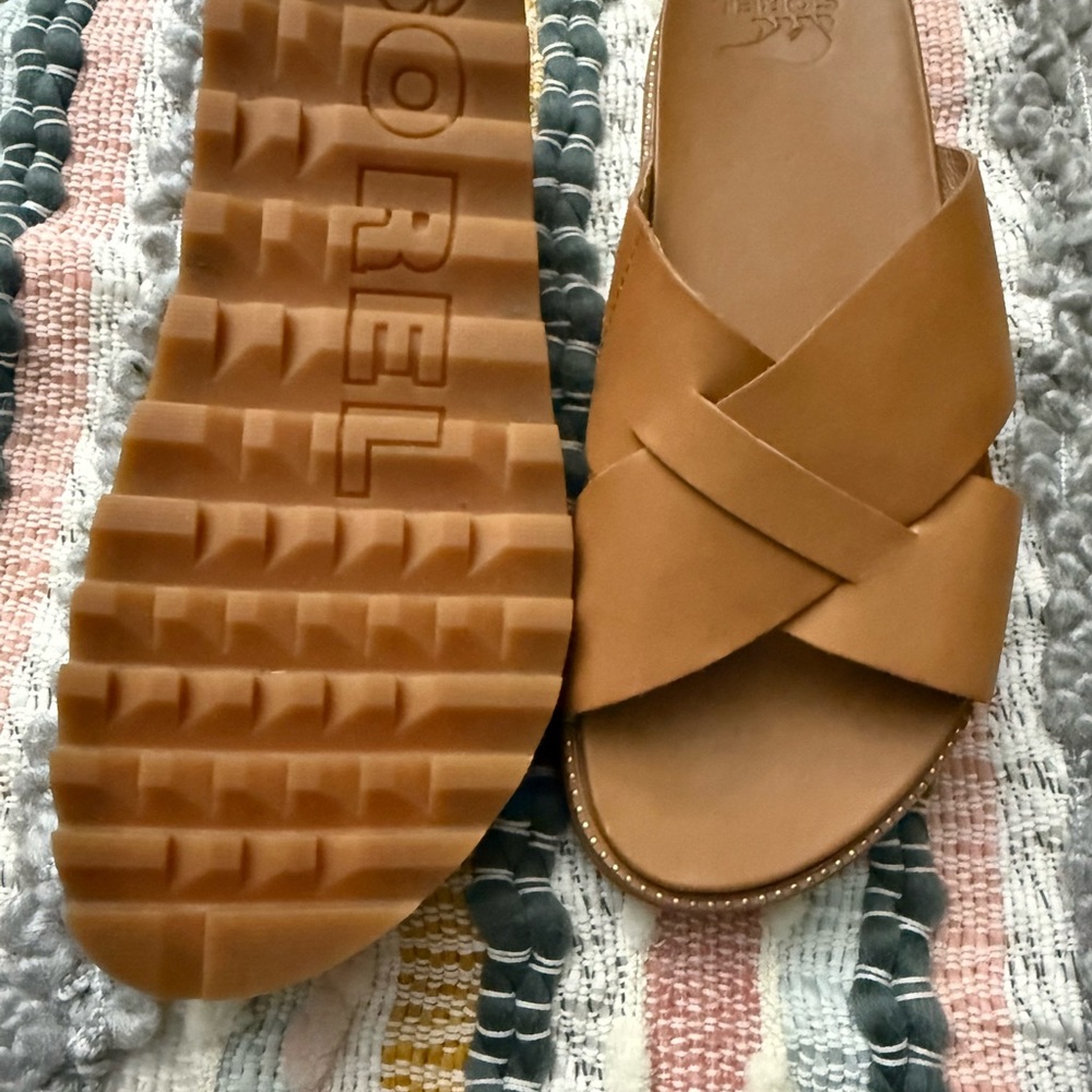 Sorel Women's Brown Cross-Strap Sandals